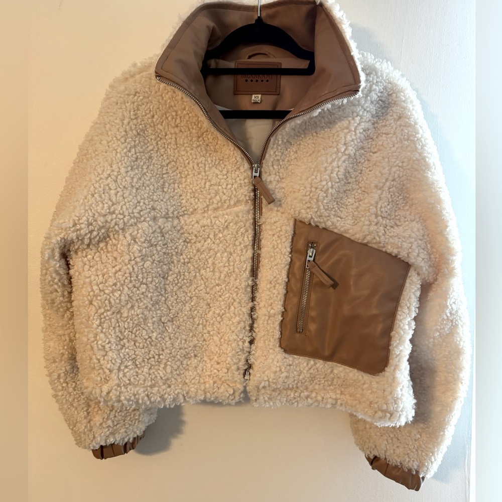 BLANK NYC Cream Ivory Tan Teddy Sherpa Fleece Faux Leather Bomber Jacket XS - Picture 5 of 15